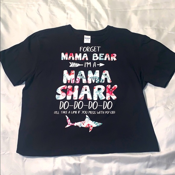 Women’s MAMA SHARK T-Shirt🦈 - Picture 1 of 1